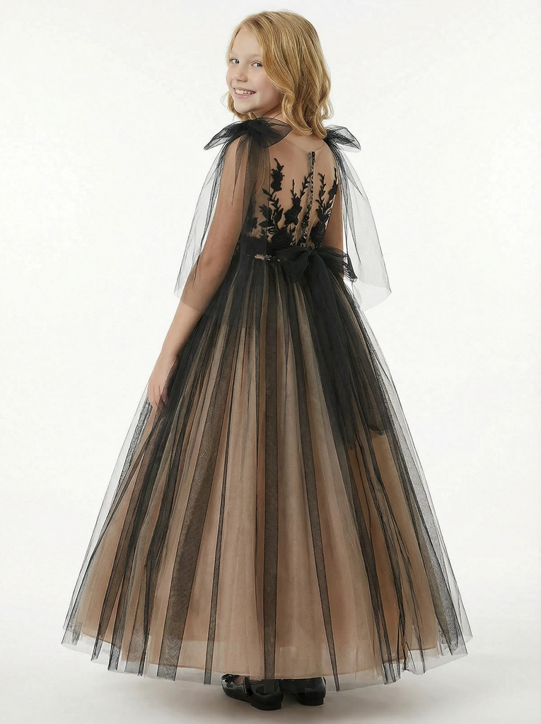 Chic Flower Girl Gown Scoop Neck Sleeveless Lace Embroidered A-Line Floor-Length Tulle Dress with Bow Capelet