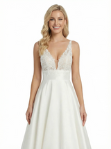 Elegant V-Neck Formal Gown Lace Bodice Satin Fabric A-line Floor Length Prom Party Dress