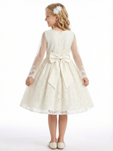 Lace Applique Bridesmaid Dress Skirt Long Sleeve Round Neck Modest Knee Length Elegant