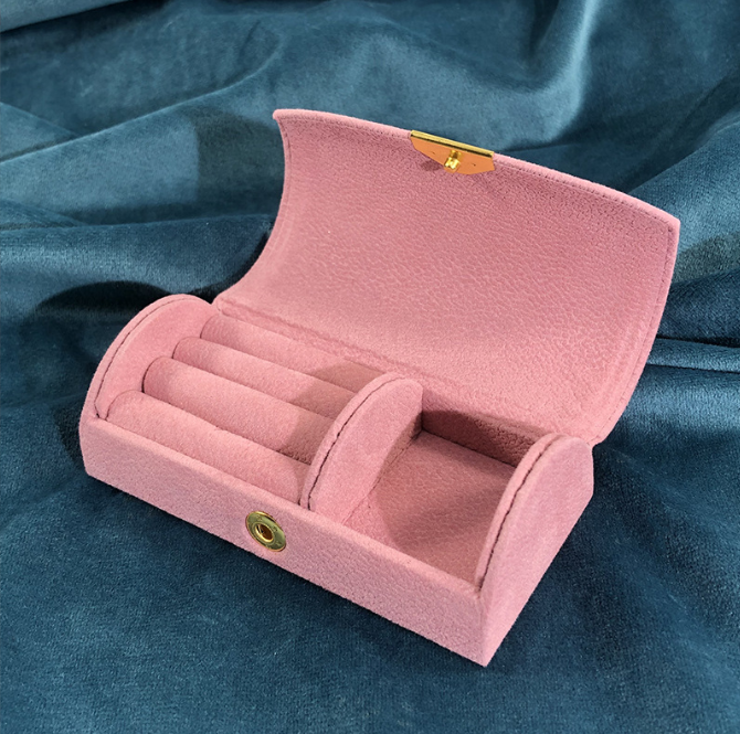Ring Box Wedding Ring Earring Box Travelling Jewelry Box Random color  CN387